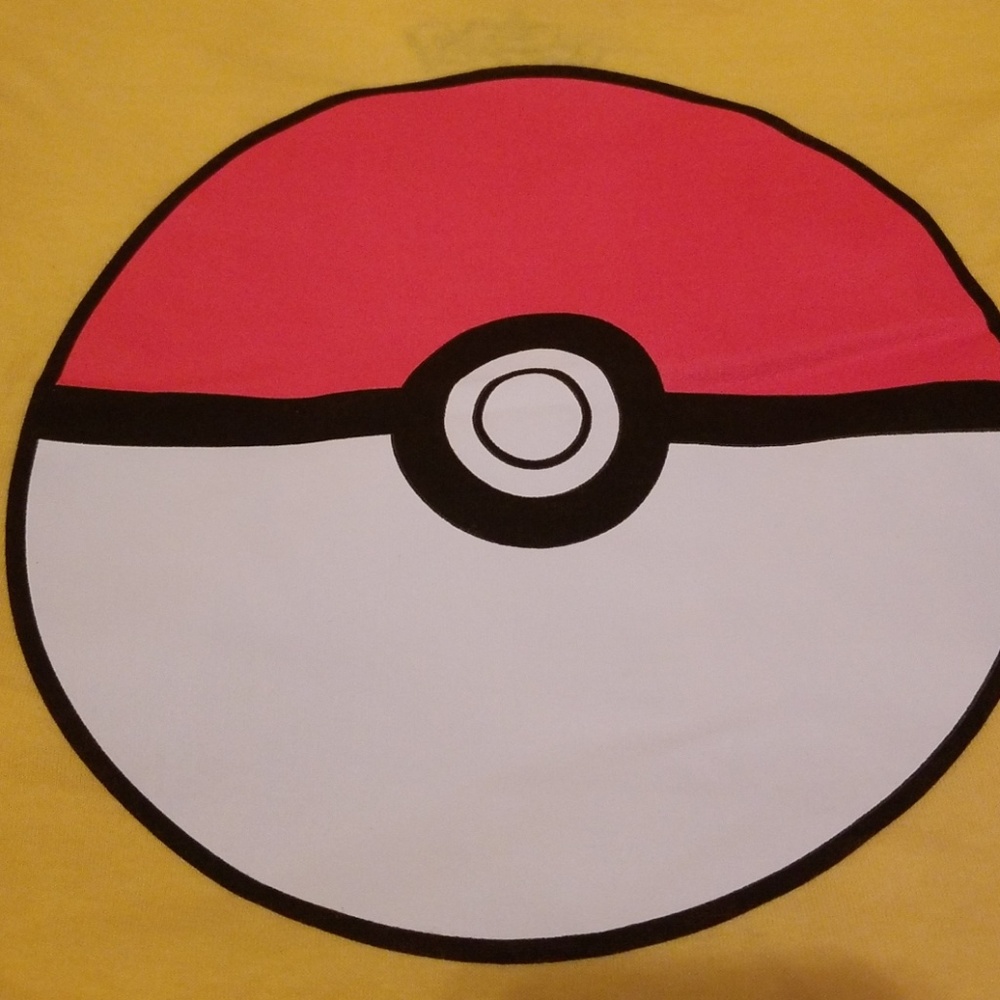 NWT POKEMON POKEBALL T SHIRT!! - Picture 3 of 6